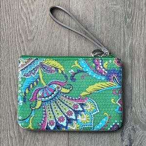 NWOT Vera Bradley Sequin Emerald Green Paisley Patterned Metallic Wristlet 7.5x5